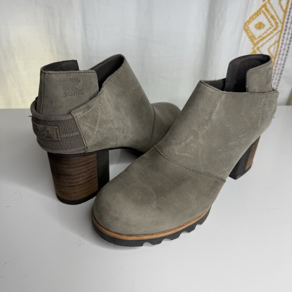 sorel boots women 8.5 Gray NWOT